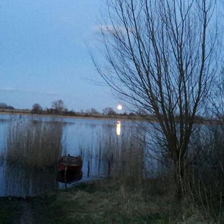 Entspannen Im Dorf Am See Zahren 外观 照片