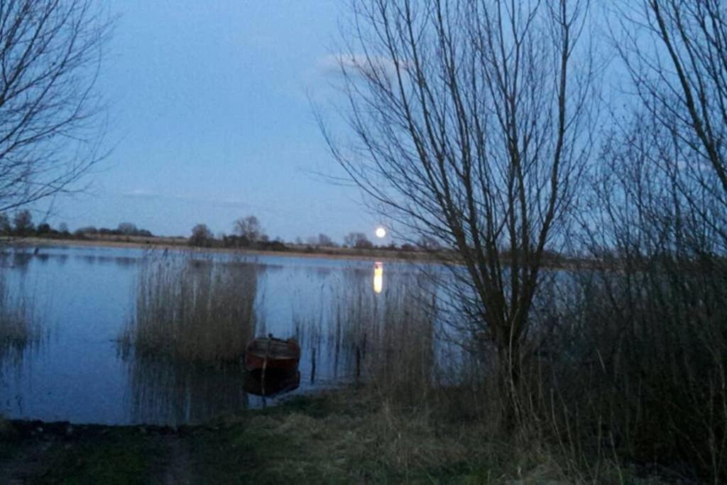 Entspannen Im Dorf Am See Zahren 外观 照片